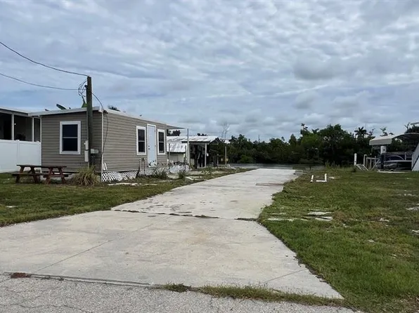 3900 Royal Palm Dr Lot 24, Saint James City, FL 33956