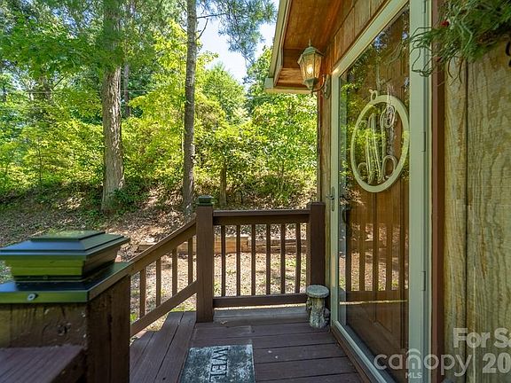 3rd image of 116 Keepsake Ln