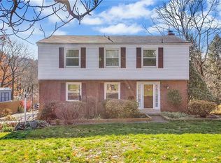 1820 Sillview Dr, Pittsburgh, PA 15243