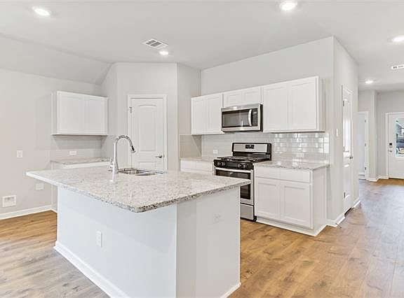 4th image of 3925 E Lake Michele Cir