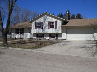 523 17th St NE, Jamestown, ND 58401