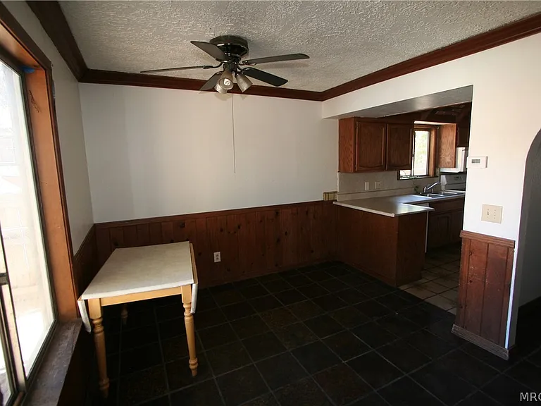 1109 W Aeroplane Blvd — Photo 5