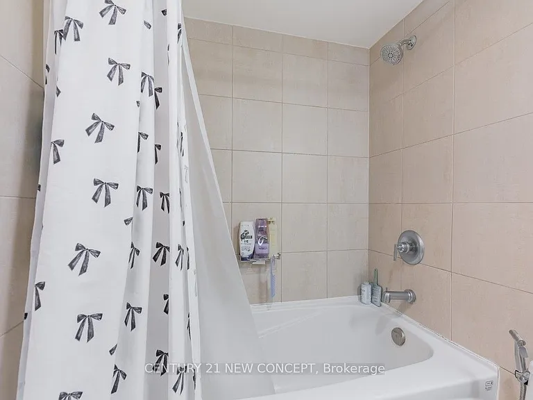 18 Harrison Garden Blvd #903 — Photo 18