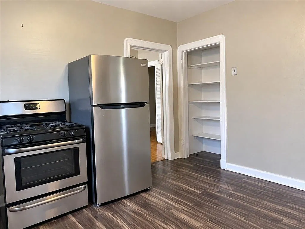 2 bed, 1350 sqft, $1,725 — Photo 3