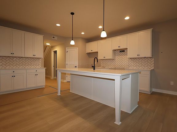 3rd image of 2701 Drycreek Ct