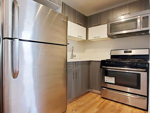 2nd image of 134 Van Buren St Floor 2