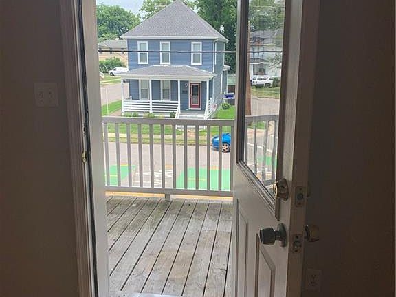 5th image of 869 W 35th St APT 4