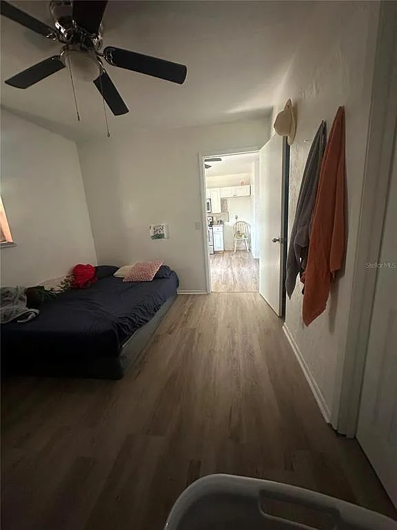 2 bed, 1.0 bath, 889 sqft, $1,300 — Photo 3