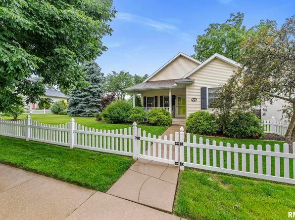 4614 Kelling St, Davenport, IA 52806