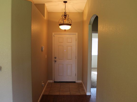 3rd image of 614 Nightingale Way