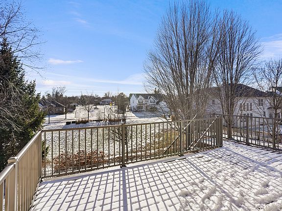 3rd image of 226 Glenbrook Ct