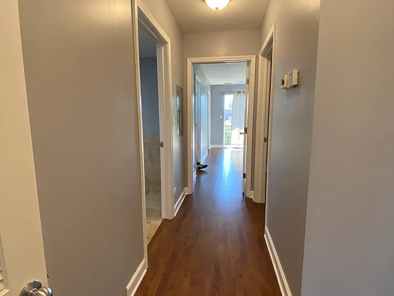 748 S Western Ave — Photo 10