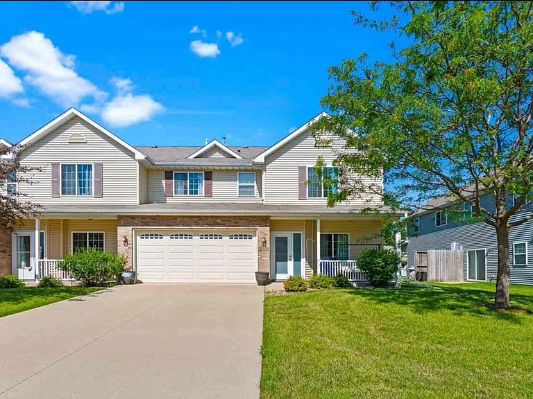 1593 Burr Dr — Photo 1