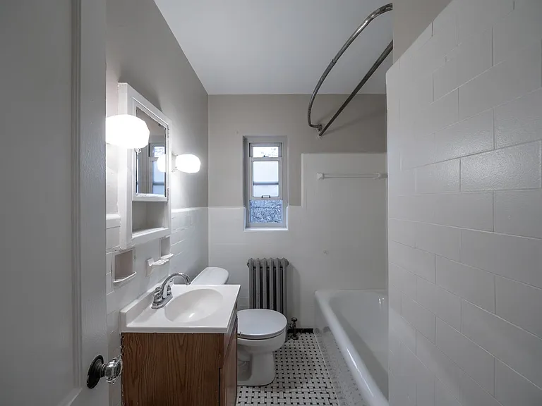 514-516 McCully St — Photo 16