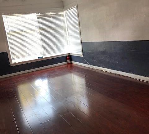 4th image of 1001 Furlong St