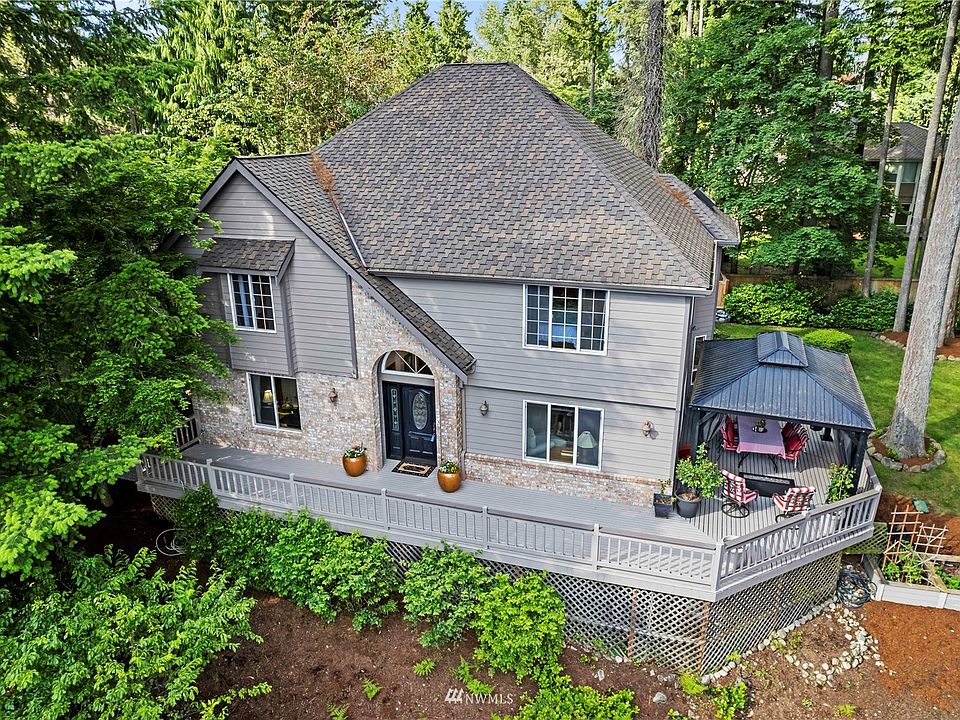 Deck wraps around 90% of home. Great for entertaining>