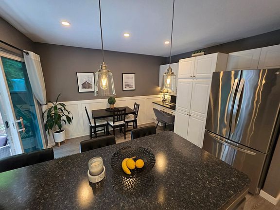 5th image of 3902 Latimer St #34