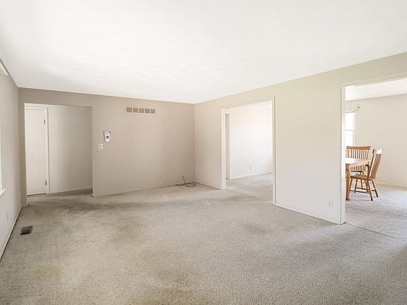 3rd image of 1701 W Teton Dr