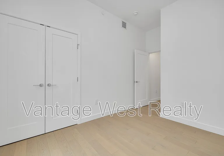 3389 Lakeshore Rd #216 — Photo 14