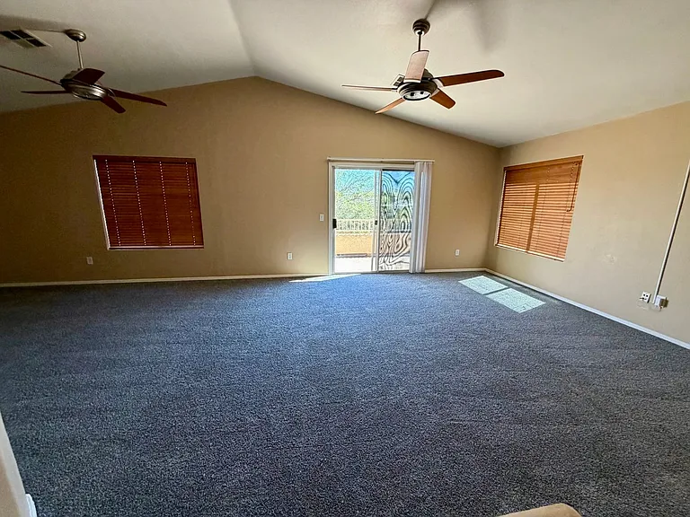 7205 S 39th Dr — Photo 17
