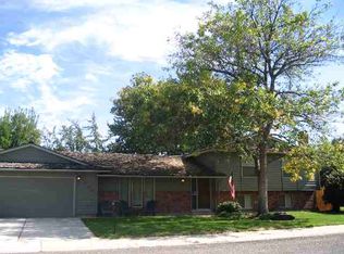 5402 N Fieldcrest Dr, Boise, ID 83704