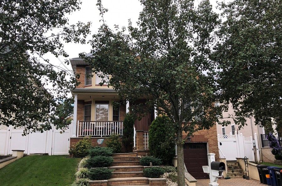 1st image of 140 Woodvale Ave
