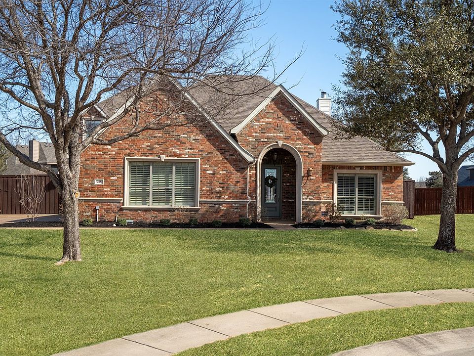 1st image of 215 River Meadows Ln