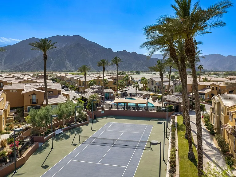 52230 Desert Spoon Ct — Photo 3