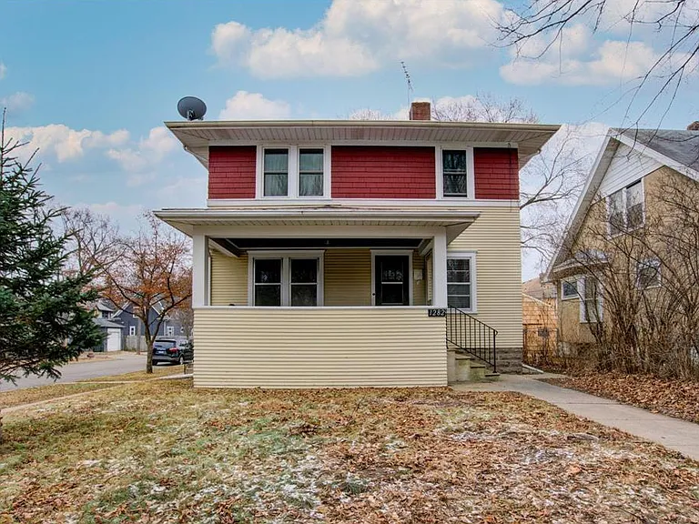 1282 Thomas Ave — Photo 1