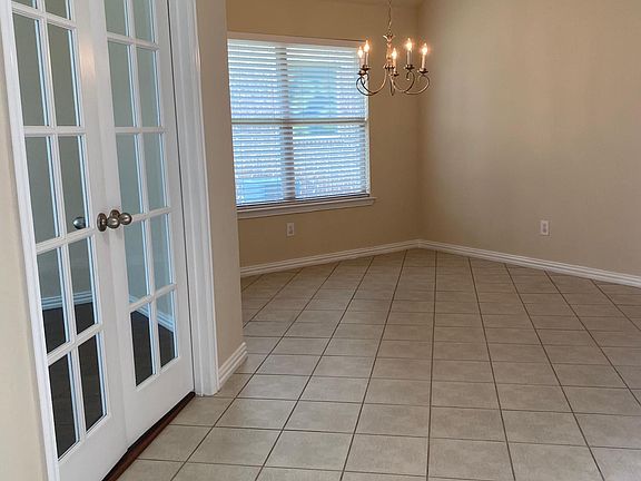3rd image of 1025 Villa Paloma Blvd