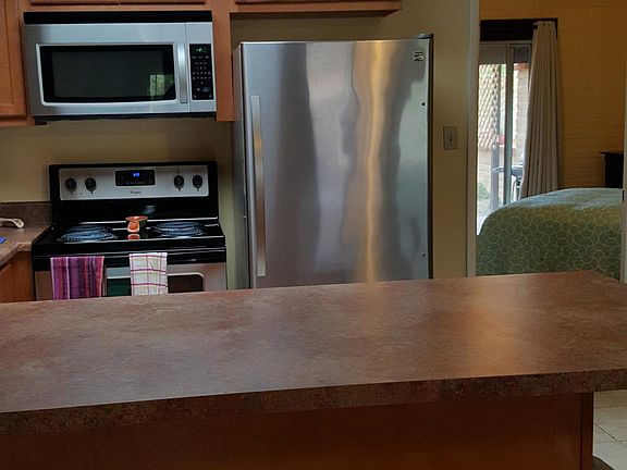 4th image of 22 Burruel St #2