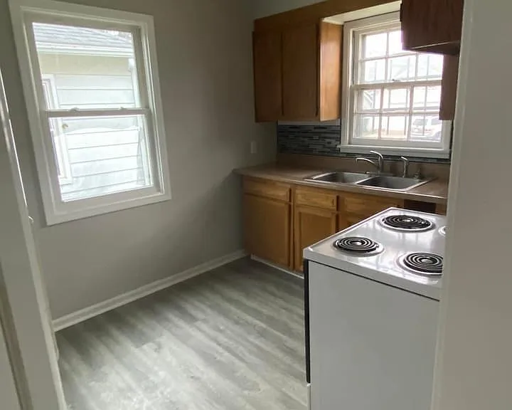 1416 S Pershing Dr — Photo 14