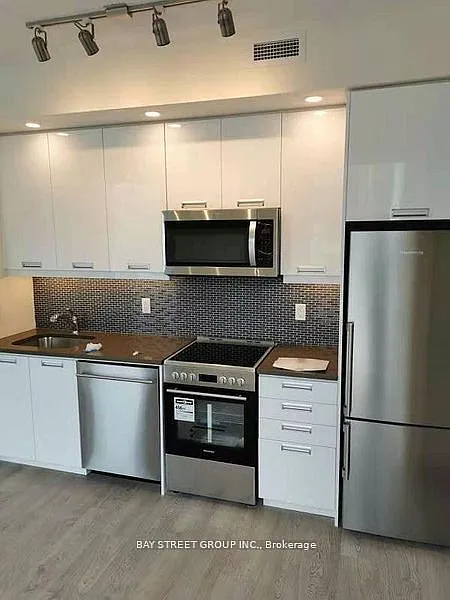 2 bed, $2,900 — Photo 2