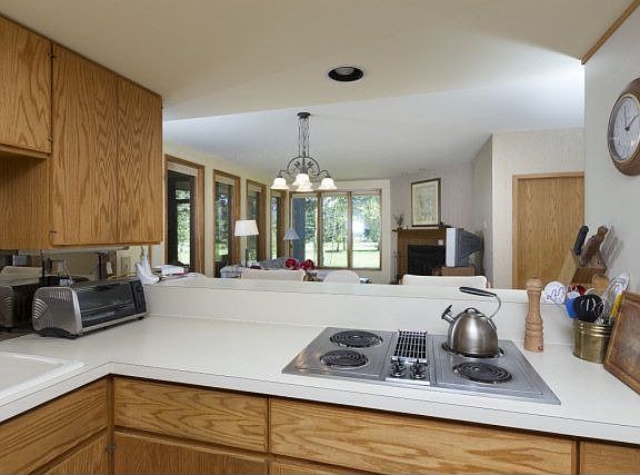 3rd image of 917 Fairway Dr #11