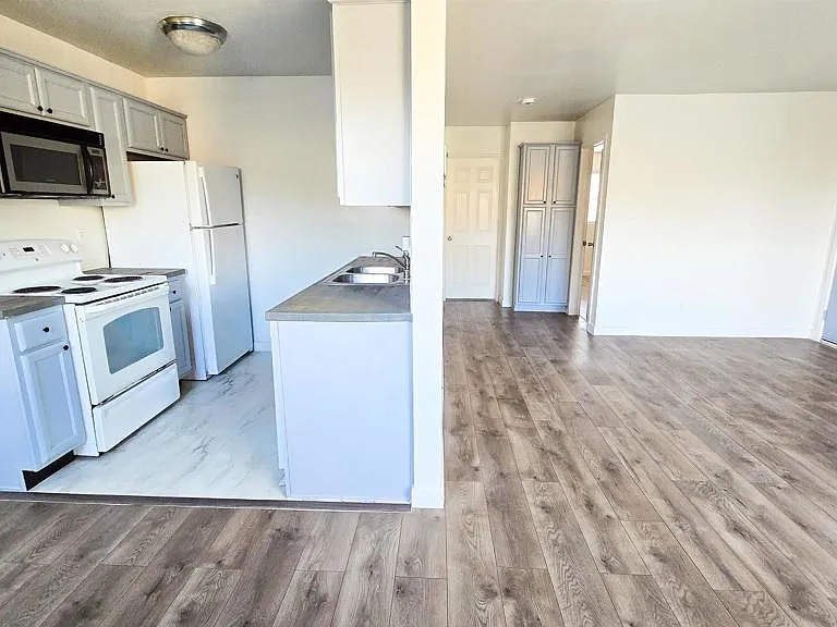 4402 Delta St #23 — Photo 3
