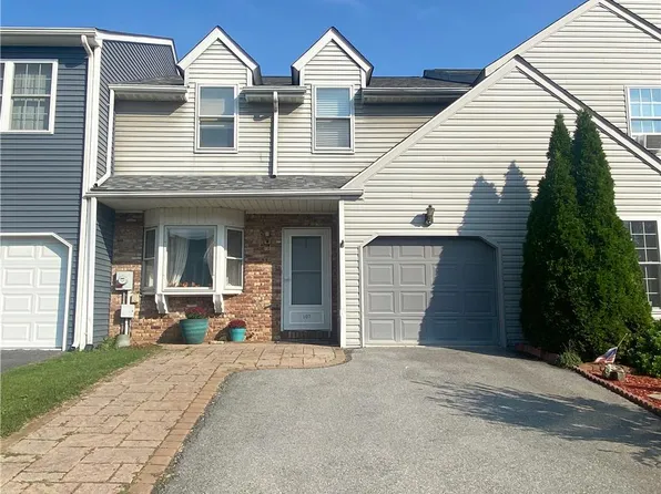 107 Brookfield Dr, Macungie, PA 18062
