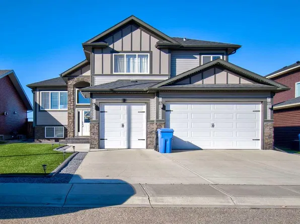 685 W Highland Cres, Carstairs, AB T0M 0N0