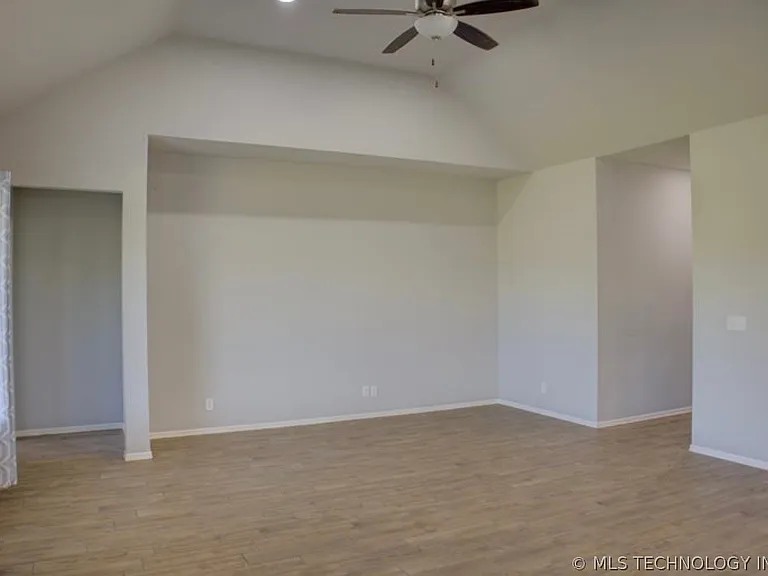 7012 S Elder Ave — Photo 40