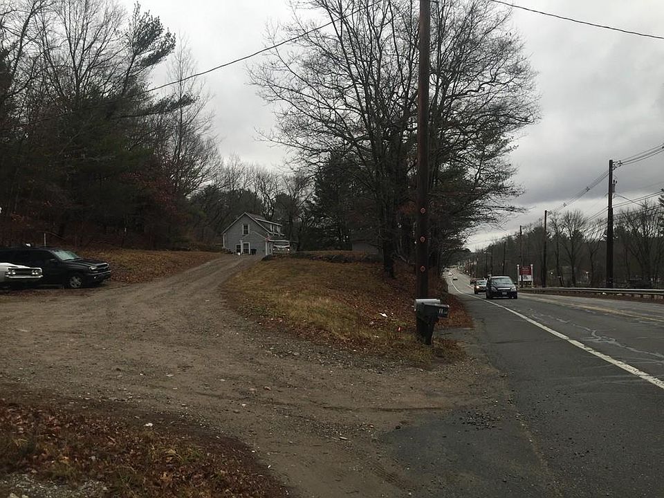 2nd image of 104 Newburyport Tpke