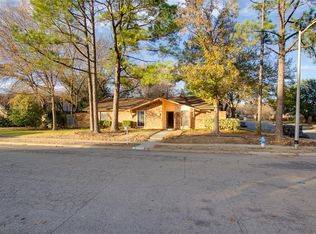 3229 Broken Arrow Rd, Denton, TX 76209