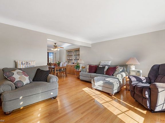 2nd image of 73 E Dartmoor Ave