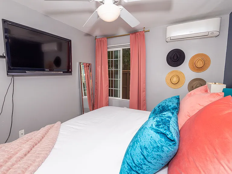 5252 Balboa Arms Dr #167 — Photo 18