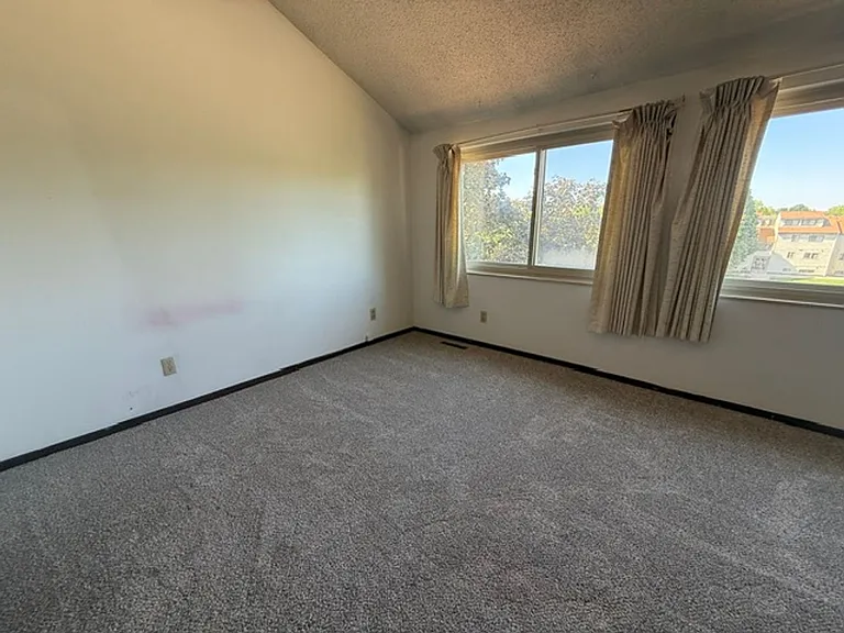 1920C Melrose Dr — Photo 6