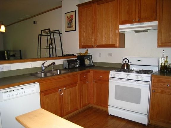 4th image of 1332 Brookdale Dr
