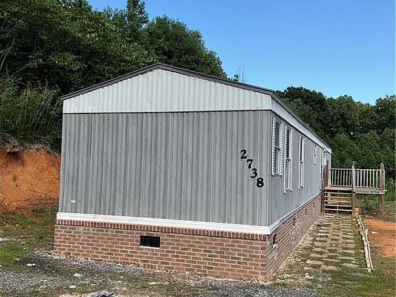 3rd image of 2738 Old Mountain Rd