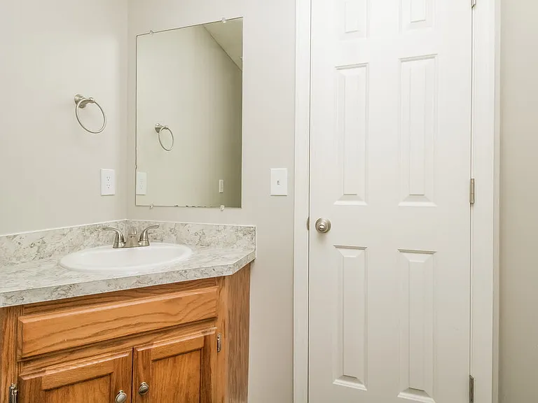 603 Freedom Ct — Photo 14