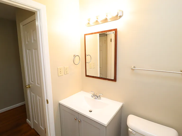 829 Carlisle St — Photo 24