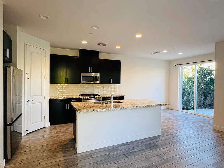 3146 Ceja Pl — Photo 5