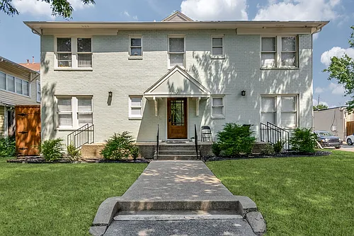 5211 Worth St Photo 1