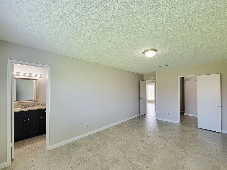 8530 Quail Burg Ln — Photo 32